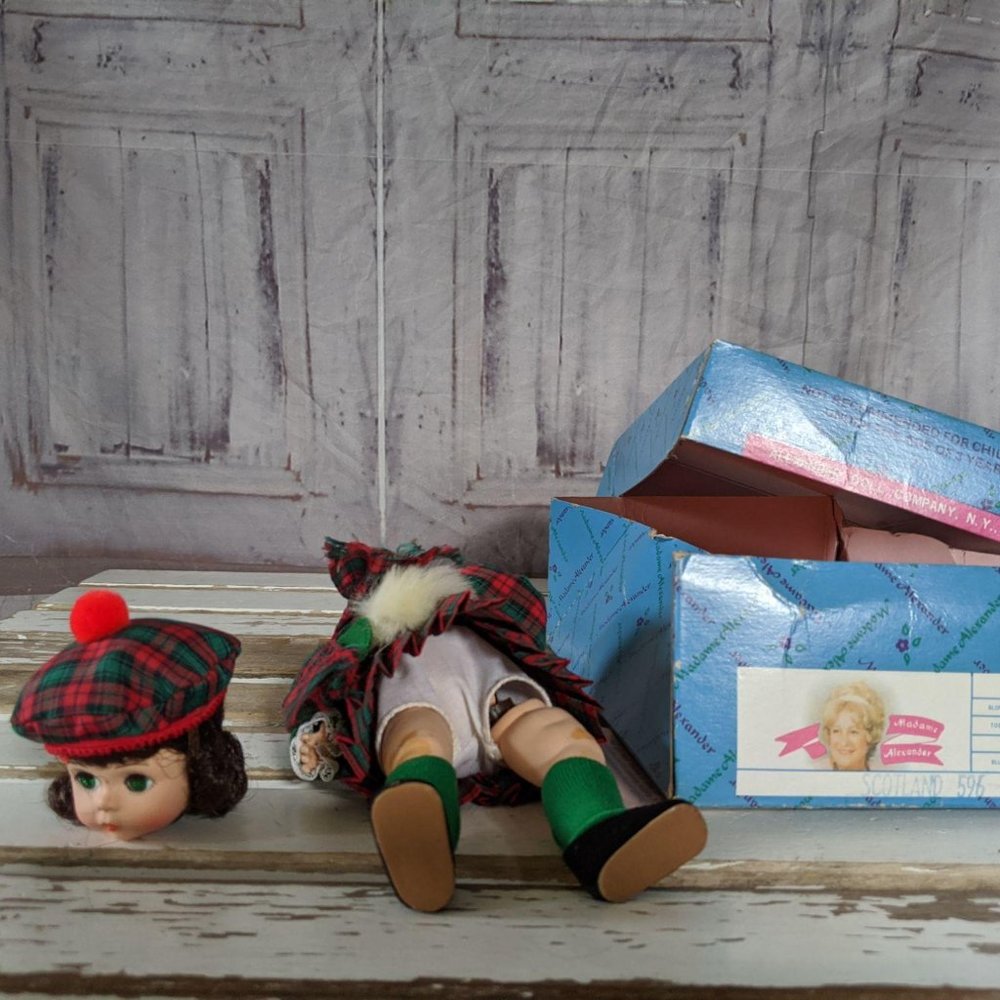 Madame Alexander Scotland 596 doll‎